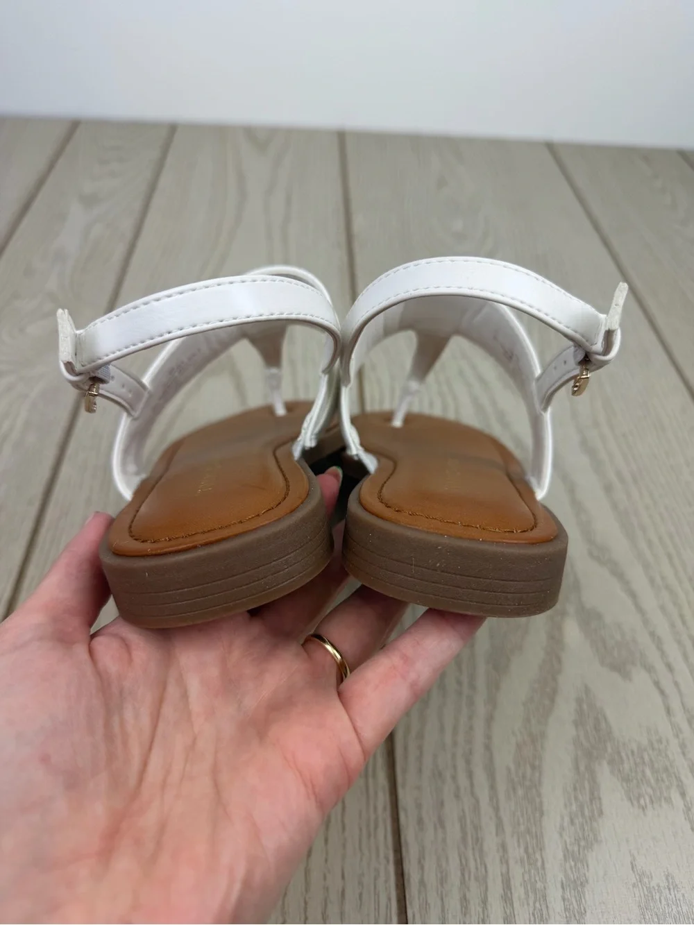 Tommy Hilfiger Women's Carree T-Strap Monogram Logo Flat Sandals 8M White $69